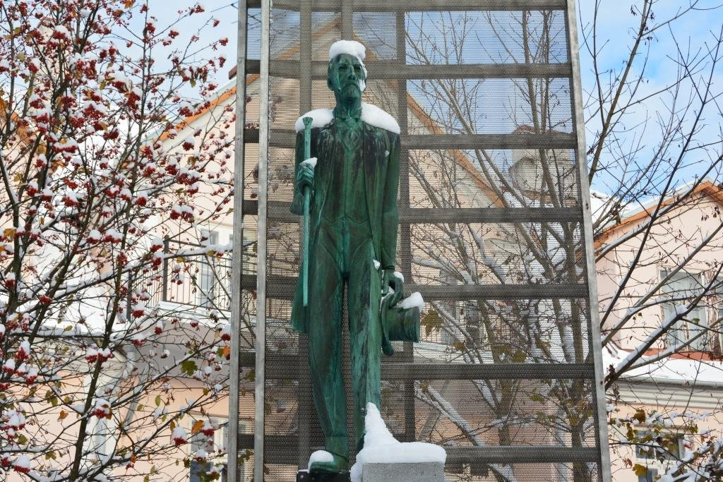 Monument to Jaan Tõnisson-塔尔图必去景点