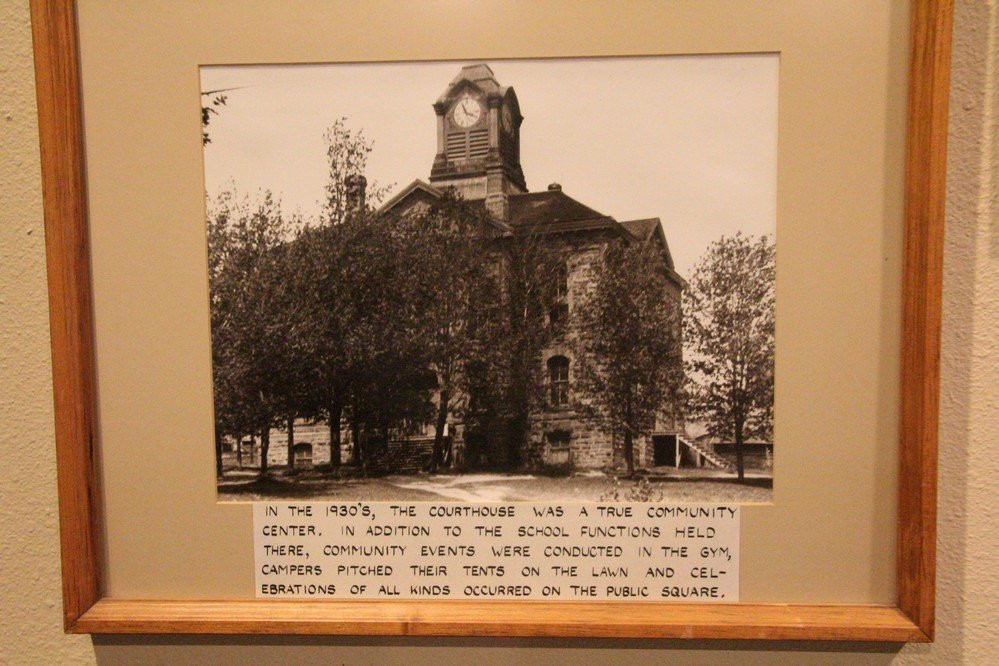 Old Bayfield County Courthouse景点图片