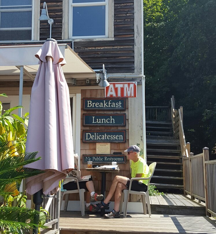 Route 146 Scenic Drive-布兰福德必去景点