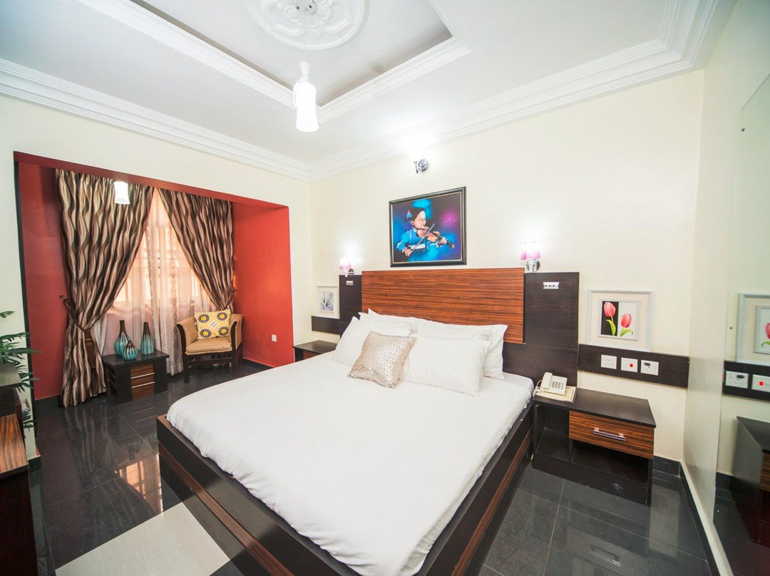 Britannia Hotel & Suites主图