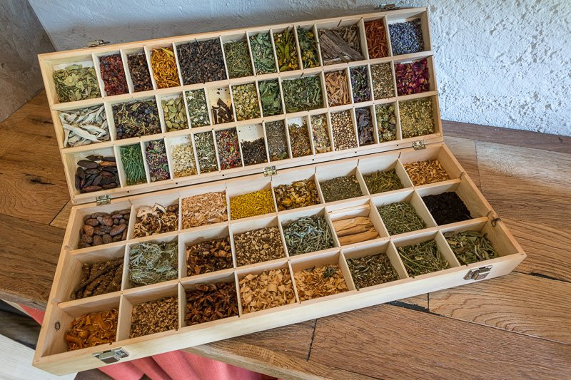 Landeck旅游景点-Zammer Kräuterstadl