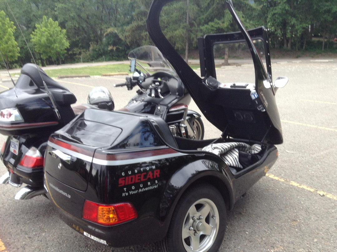 Custom Sidecar Tours-基洛纳必去景点