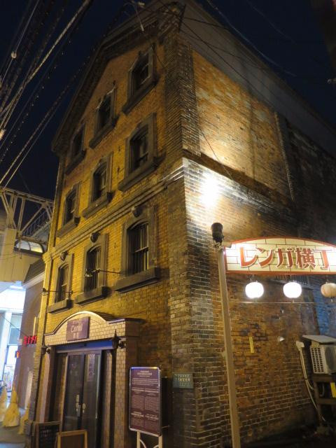 Former Mukai Gofukuya Warehouse-小樽市必去景点