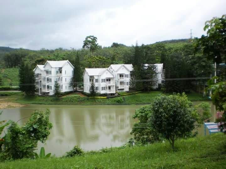 Brookside Valley Resort-罗勇必去景点