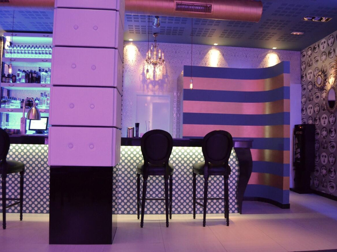 Trabalenguas gin bar景点图片