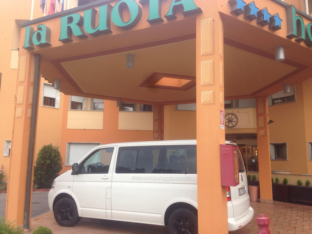 Autonoleggi Taxi Marsilio景点图片