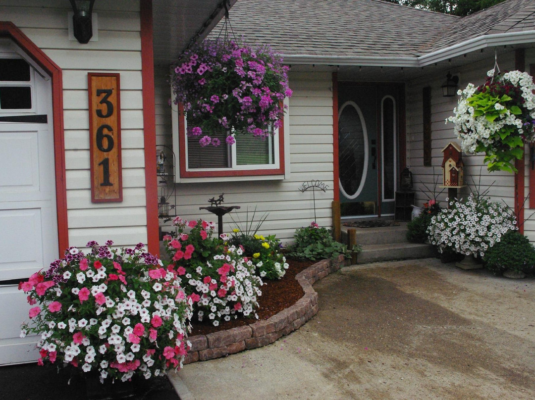 Wyndhaven Cottage Bed and Breakfast.