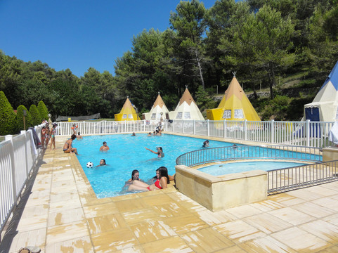 OK Corral-Cuges-les-Pins必去景点