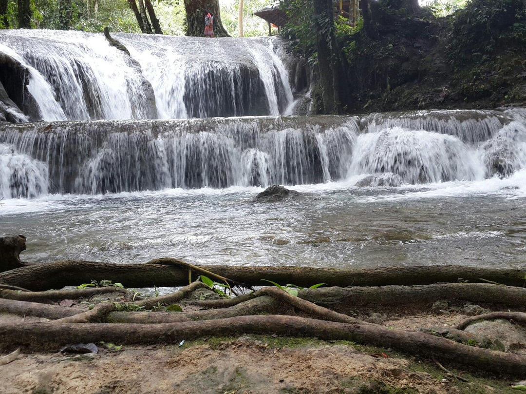 Salodik Waterfall景点图片