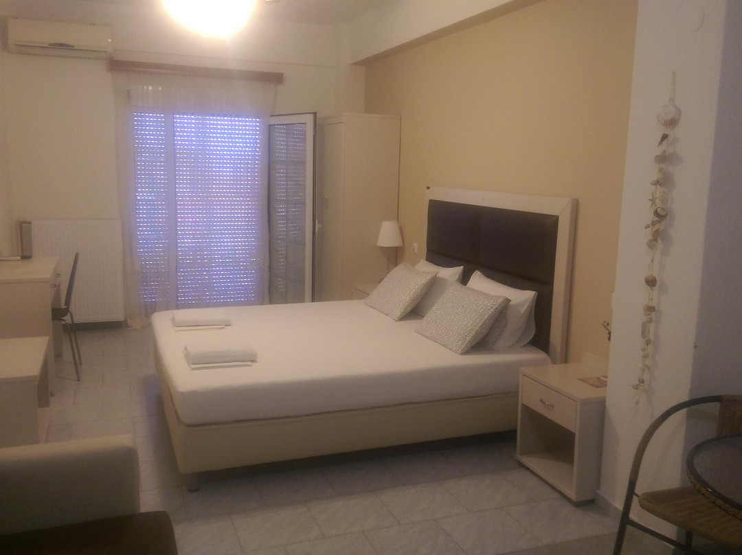 Alexandros Hotel