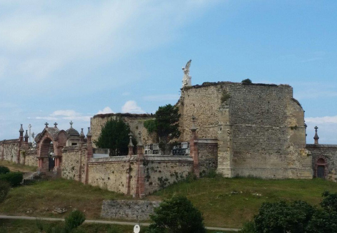 Cementerio de Comillas-科米利亚斯必去景点