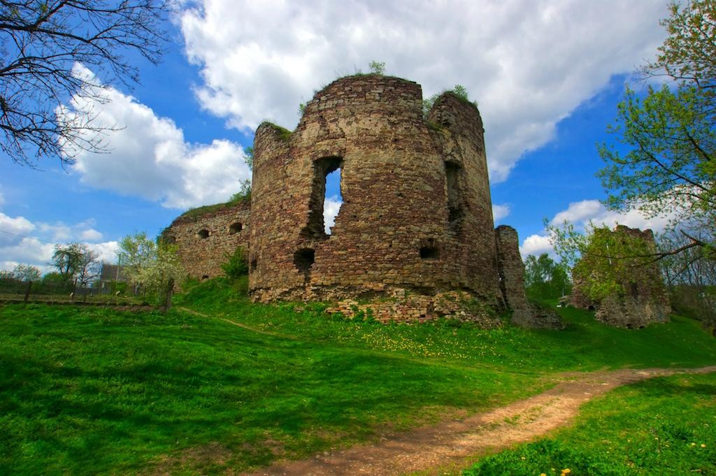 Buchach Castle Ruins景点图片