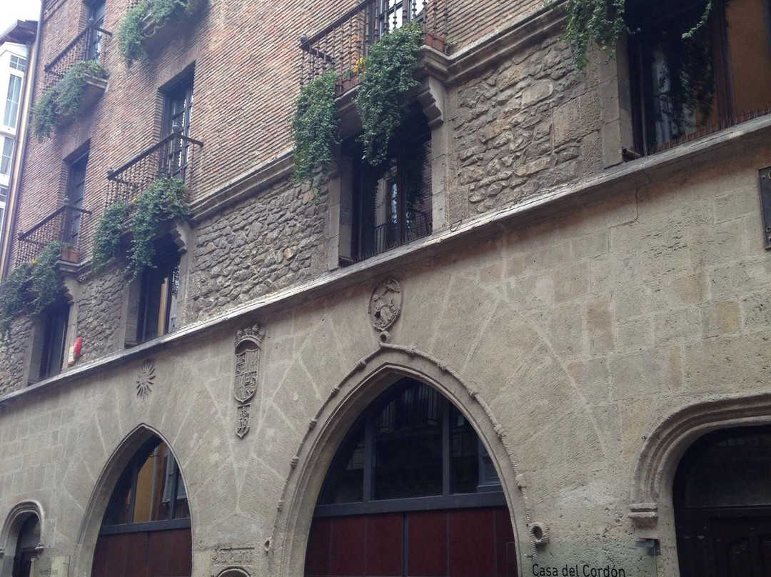 Casa del Cordon景点图片