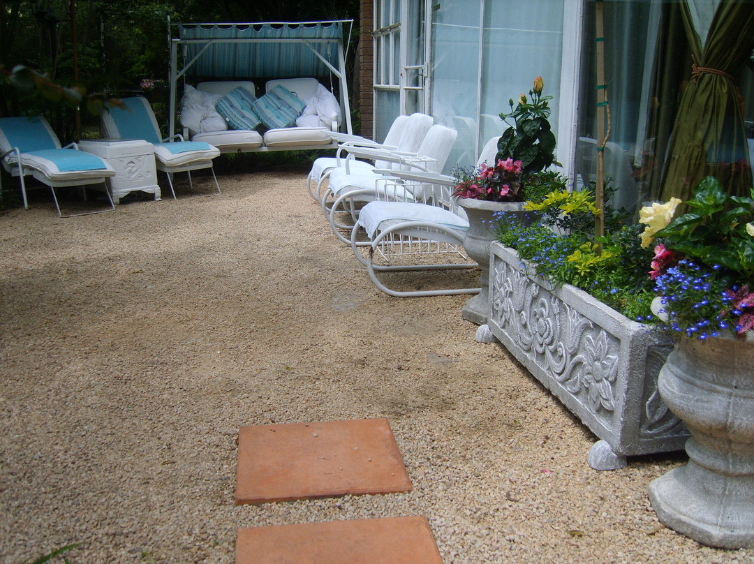 Emerald Guest House Springs主图