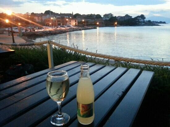 Linardici餐馆和美食-Pizzeria Leut