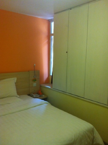 7天重庆北碚天奇广场步行街店-客卧