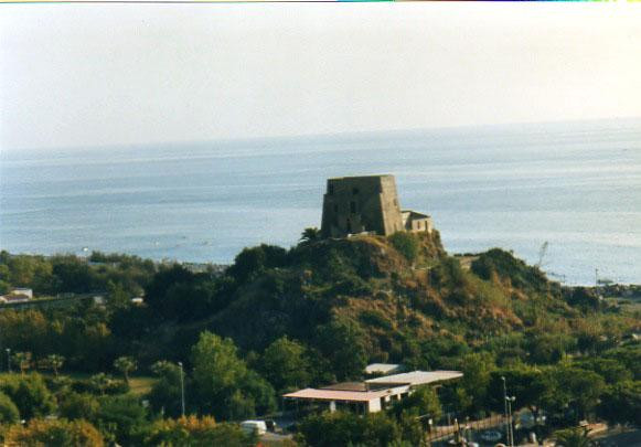Torre Talao Scalea景点图片