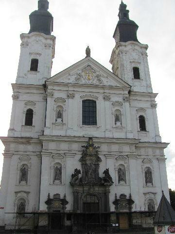 Church of the Virgin‘s Immaculate Conception and St. Ignatius-Klatovy必去景点
