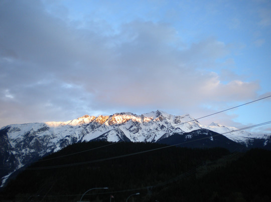 Pemberton Gateway Village Suites Hotel主图