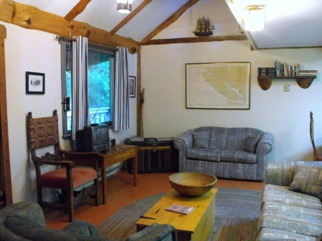 Cottages at Woods End Landing in Bamfield