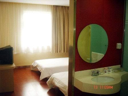 汉庭酒店(杭州西湖保俶路店)-客卧