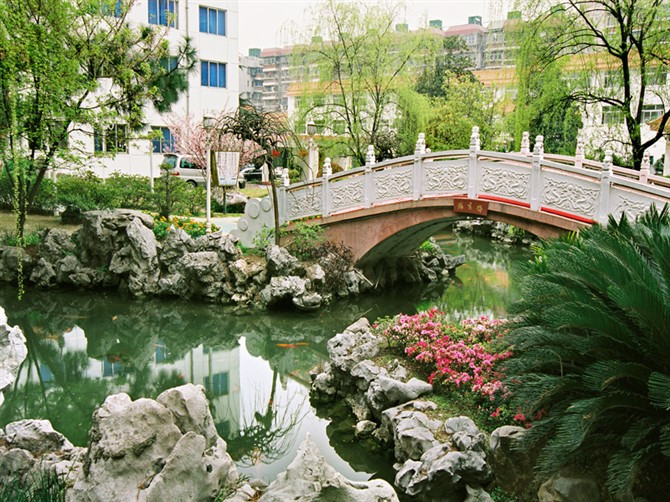 武汉融通中南花园酒店(街道口中南路地铁站店)主图