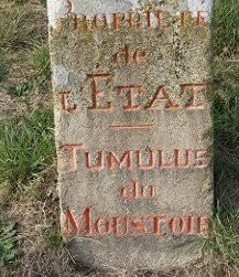 Tumulus du Moustoir-卡纳克必去景点