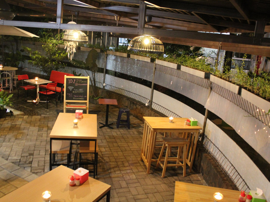 Kedai Kopi Memulai Hari