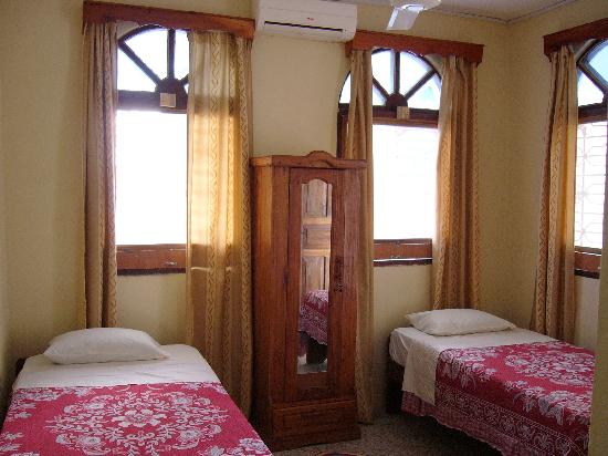 Pemba Crown Hotel-官方