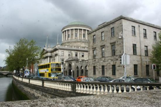 四法院-都柏林必去景点