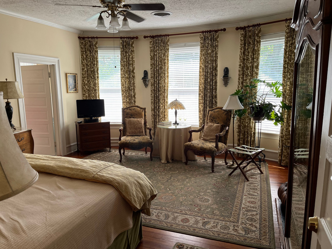 The Columns Bed And Breakfast Inn主图