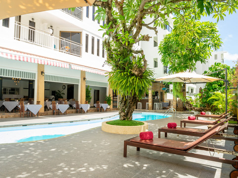 复古度假酒店主图