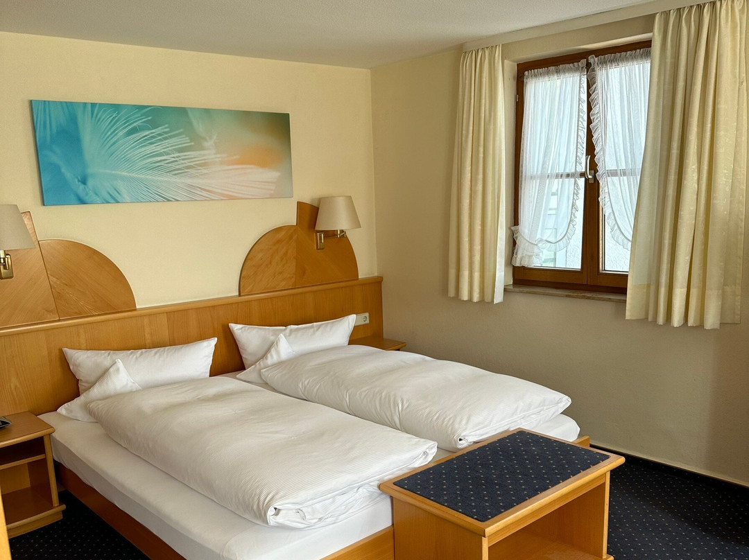 Hotel Gasthof Kreuz主图