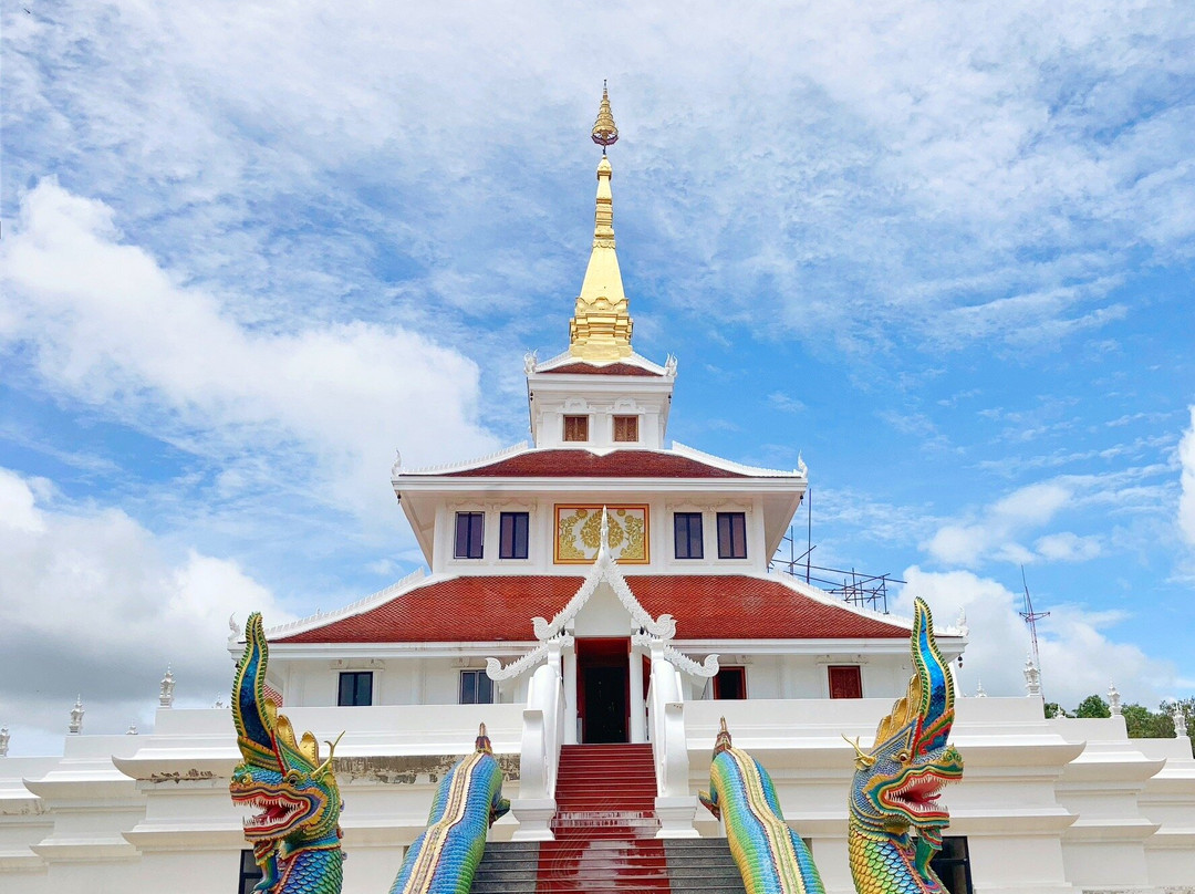 Wat Pha Tak Suea景点图片