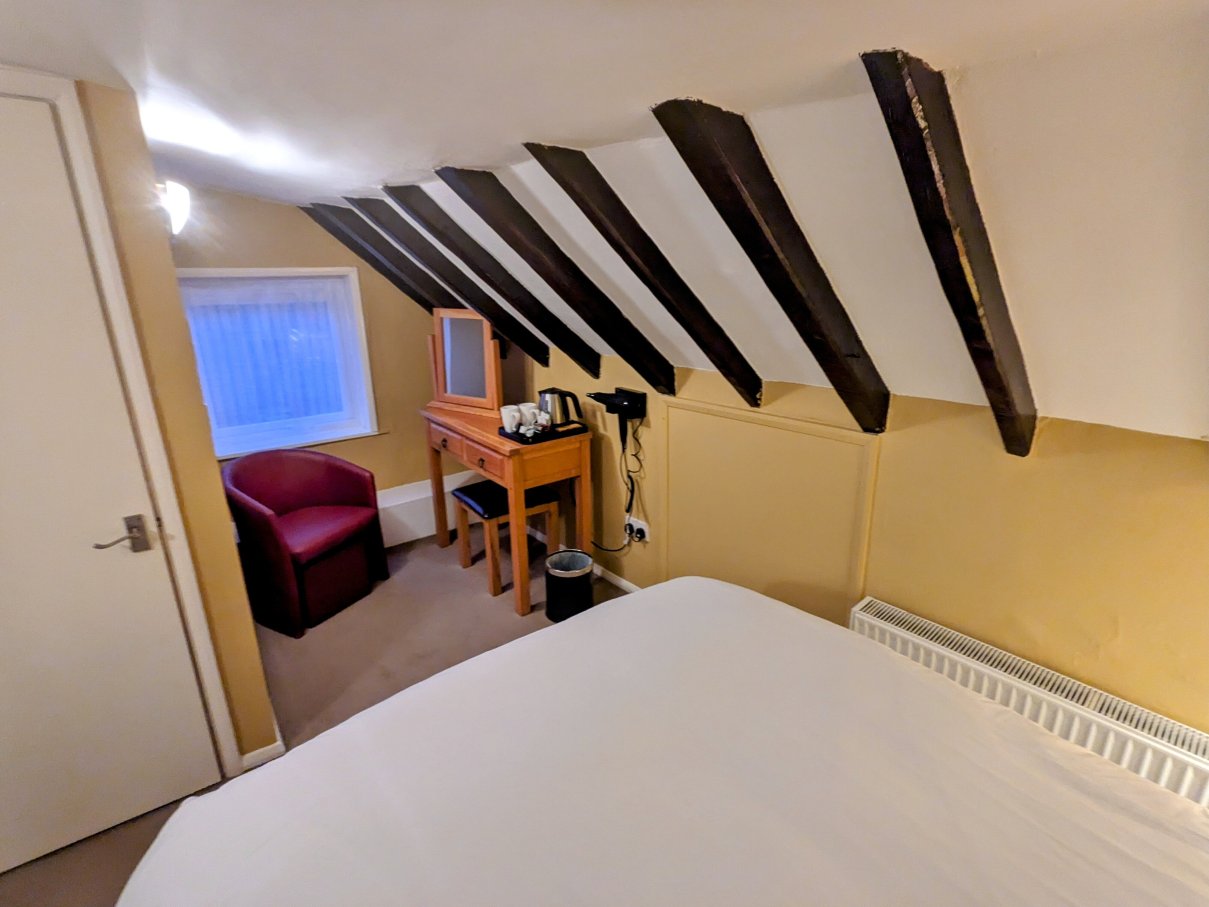 拱门招待所-客卧