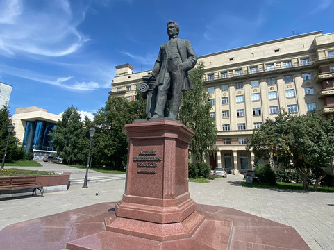 Monument to Architect Kryachkov-新西伯利亚必去景点