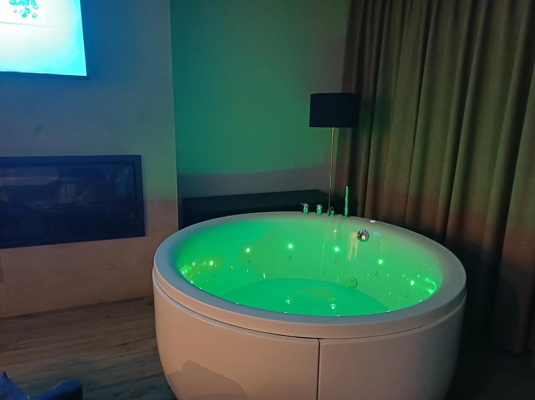 Almazara Suites