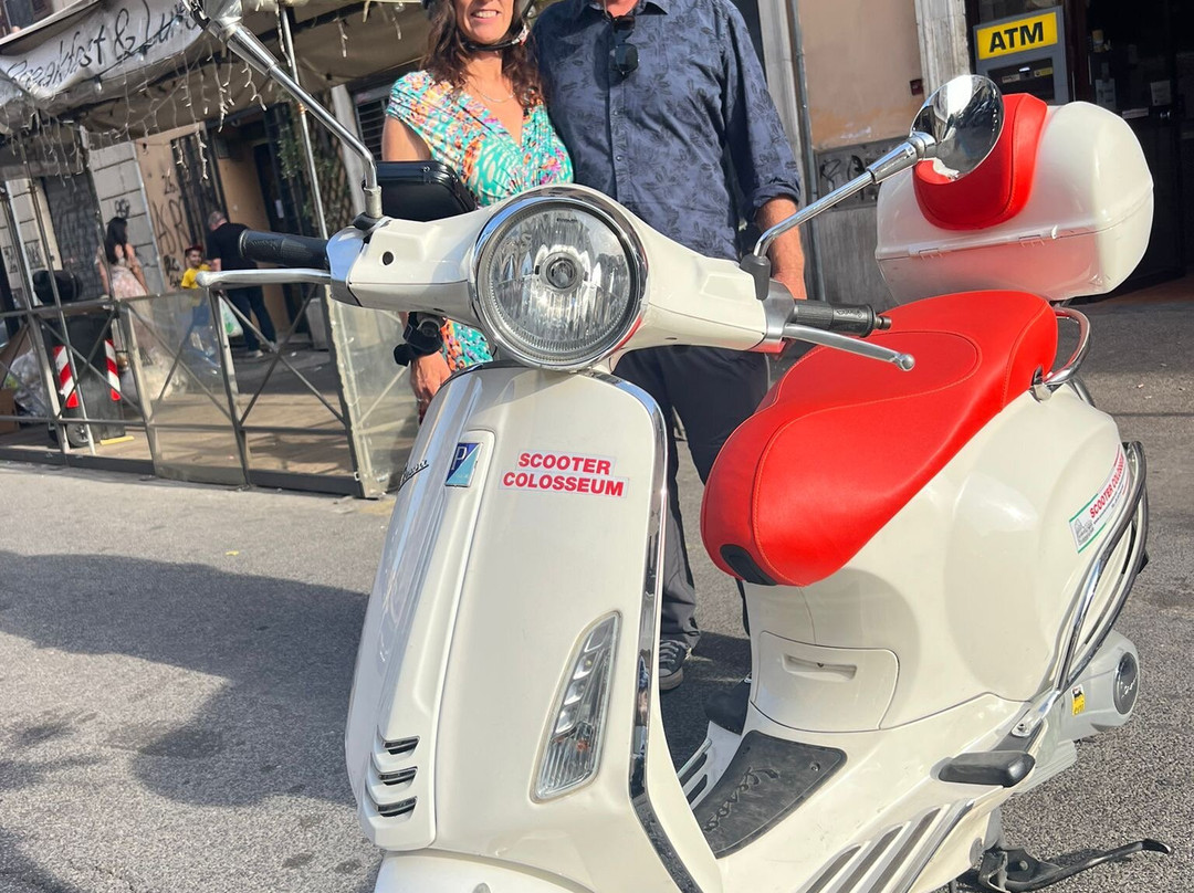 Scooter Colosseum-罗马必去景点