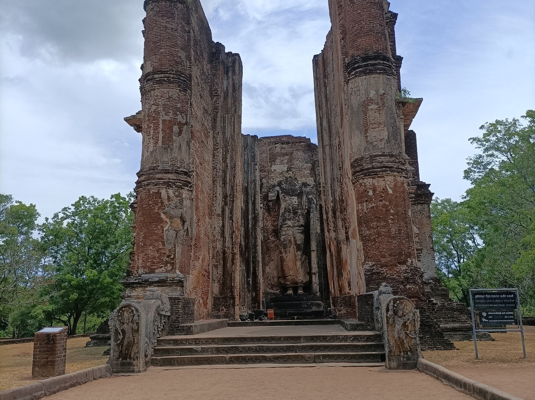 Dinesh Liyanage-波隆纳鲁瓦必去景点