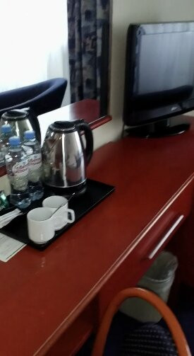 假日酒店度假村主图