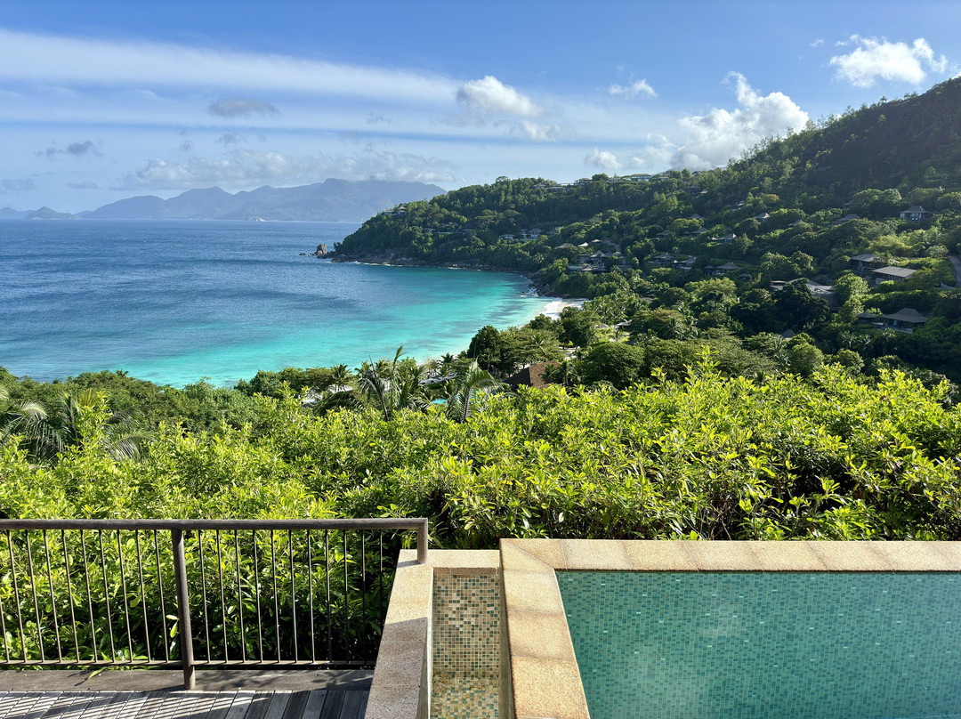 塞舌尔四季酒店主图