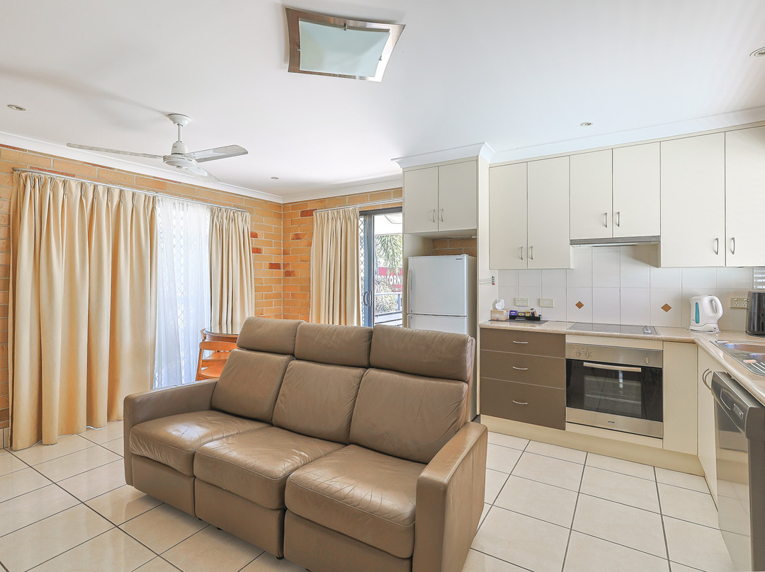 Emerald Central Palms Motel主图