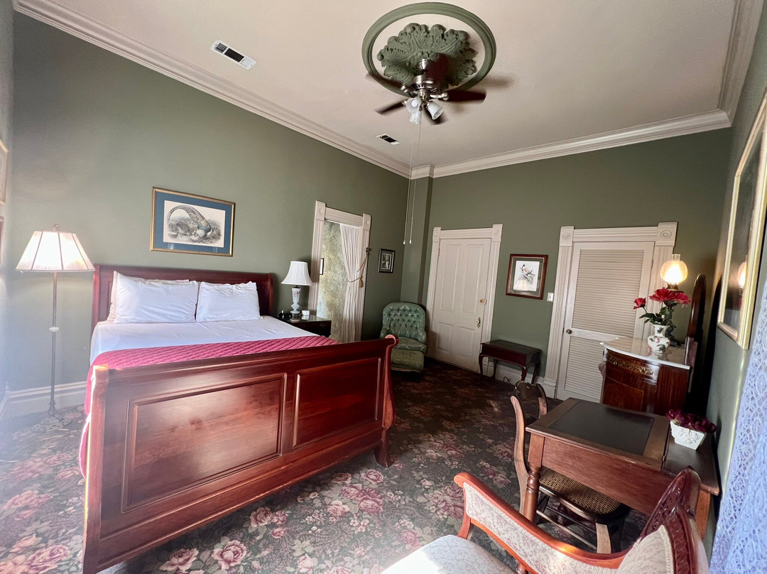 Devereaux Shields House主图