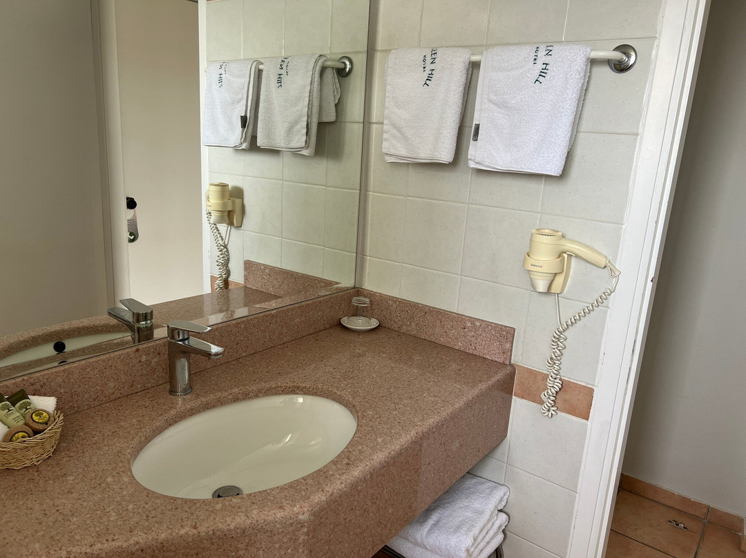 Green Hill Hotel主图