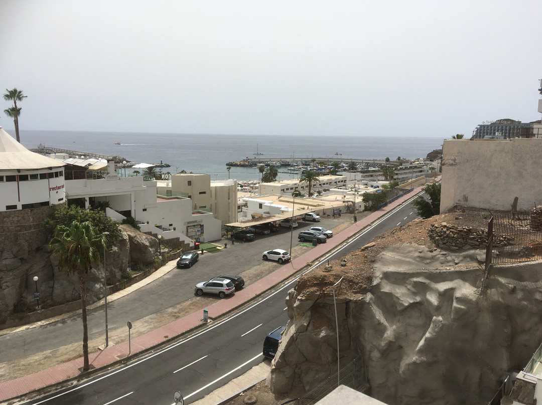 瑞佛利集团酒店主图