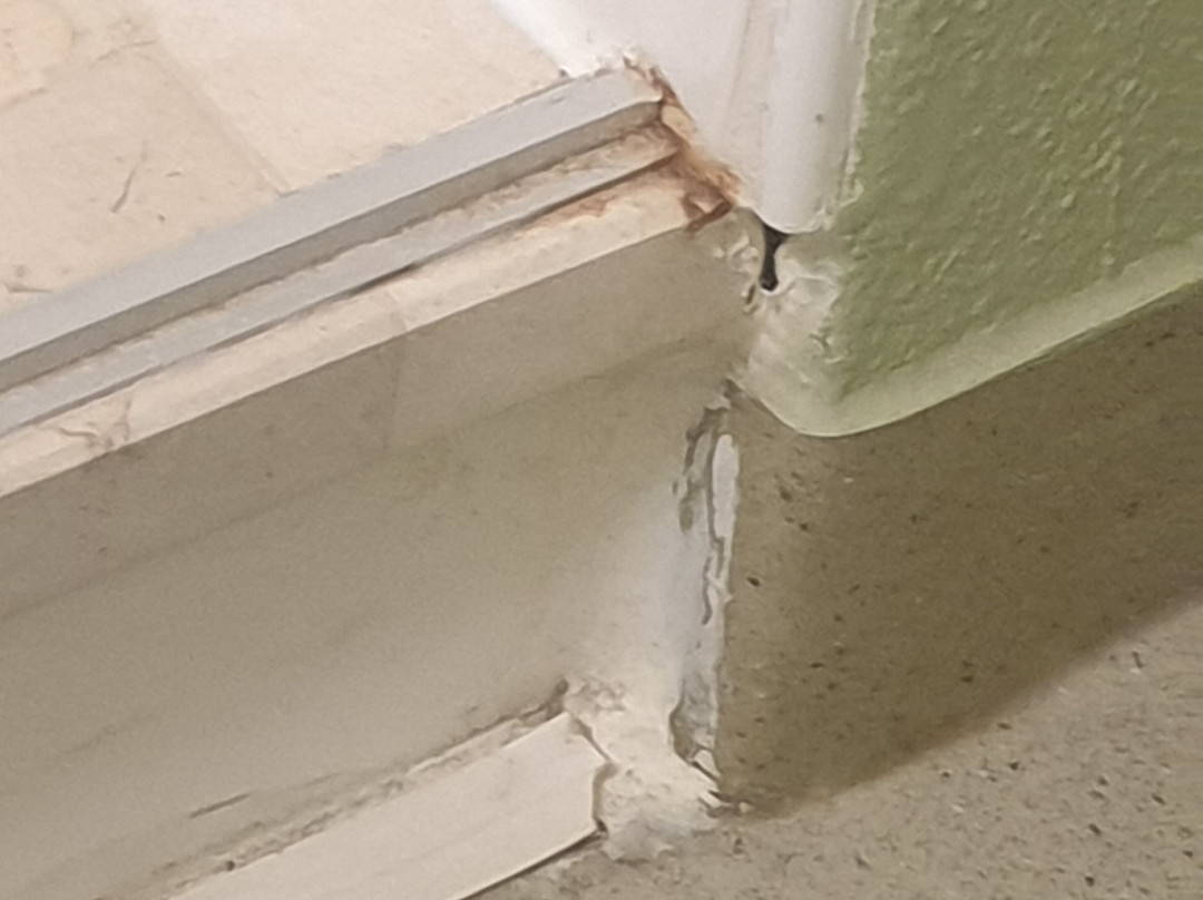 梯也尔宜必思快捷酒店主图