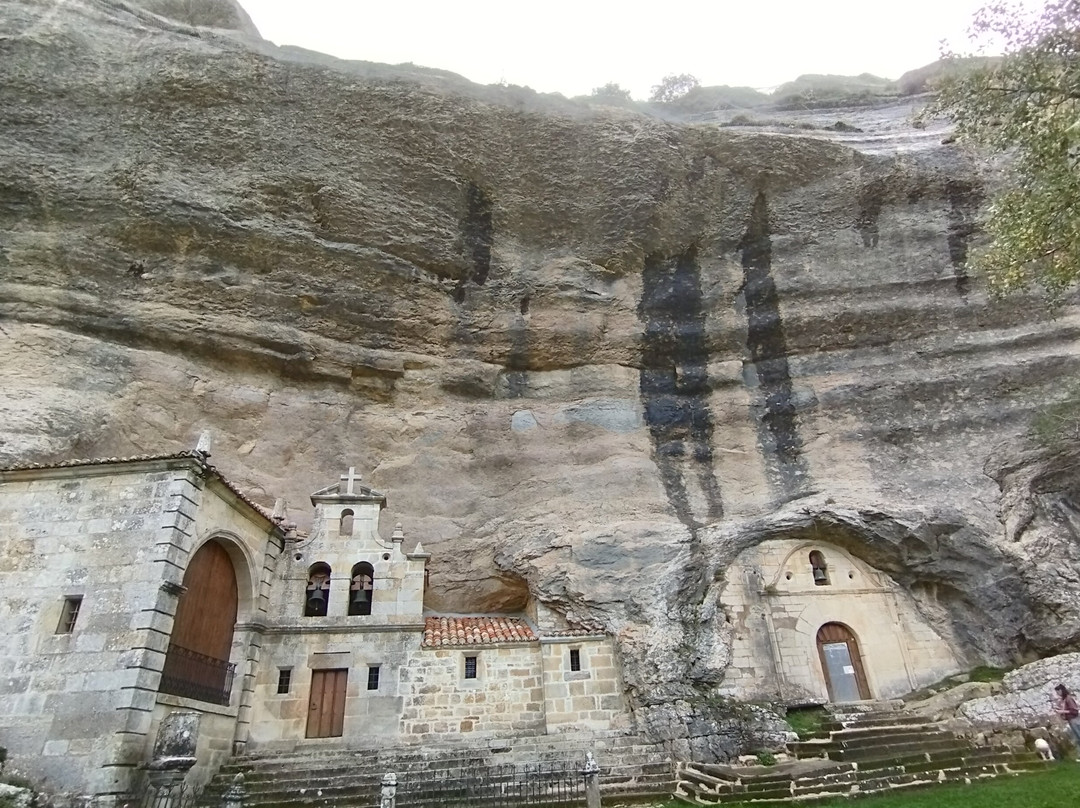 Ermita de San Bernabe-Cueva必去景点