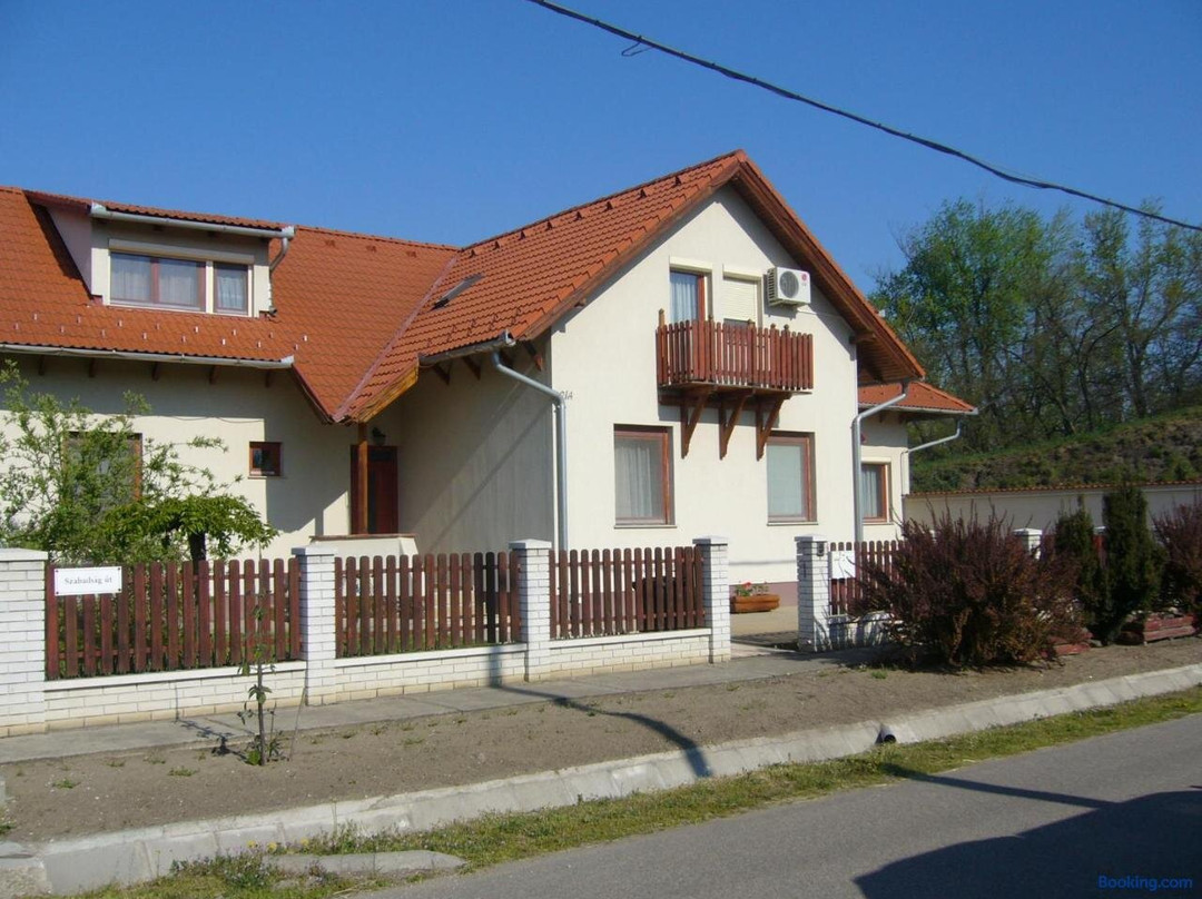 Csipkehaz Apartman