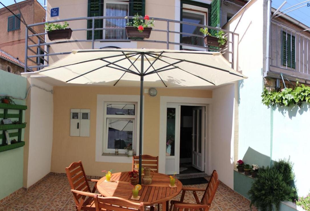 Apartments Gareta