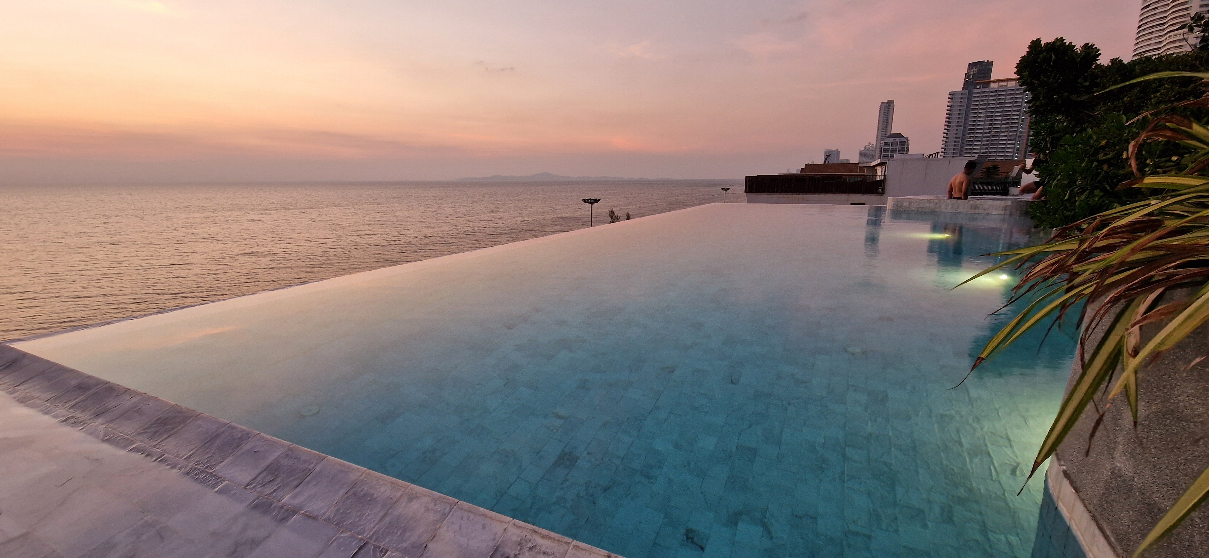 U Jomtien Pattaya-泳池